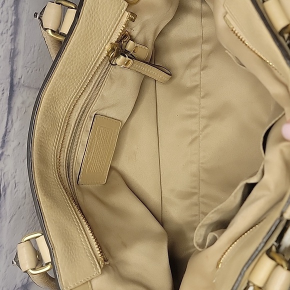 Coach bag Leather Beige Over the shoulder Medium zipper closure - Picture 5 of 9